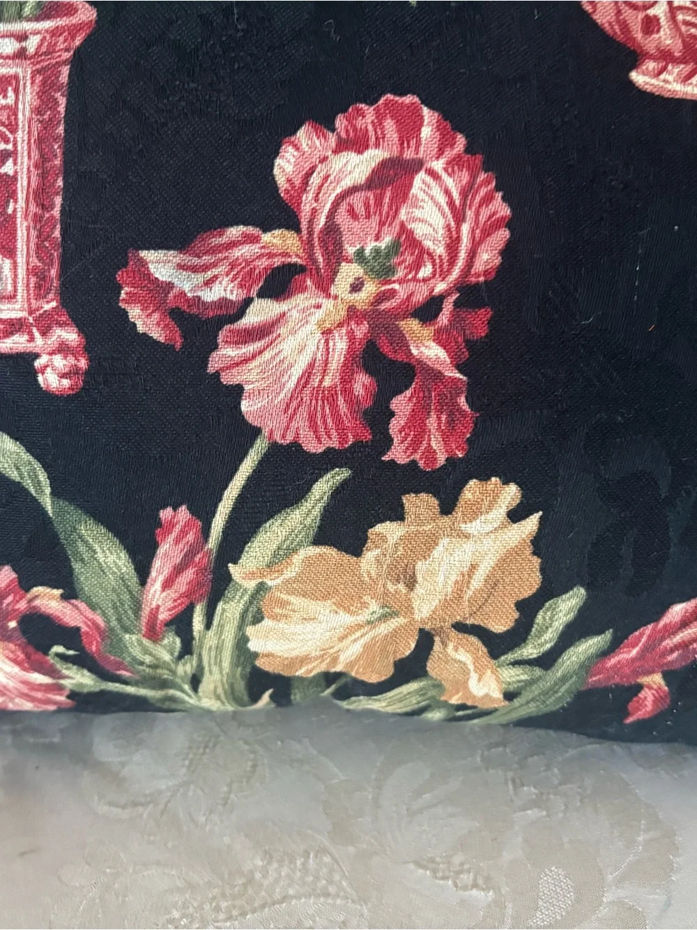 Vtg 2 Chinoiserie Floral Accent Pillows Set Platinum Collection USA Made 15”x16”